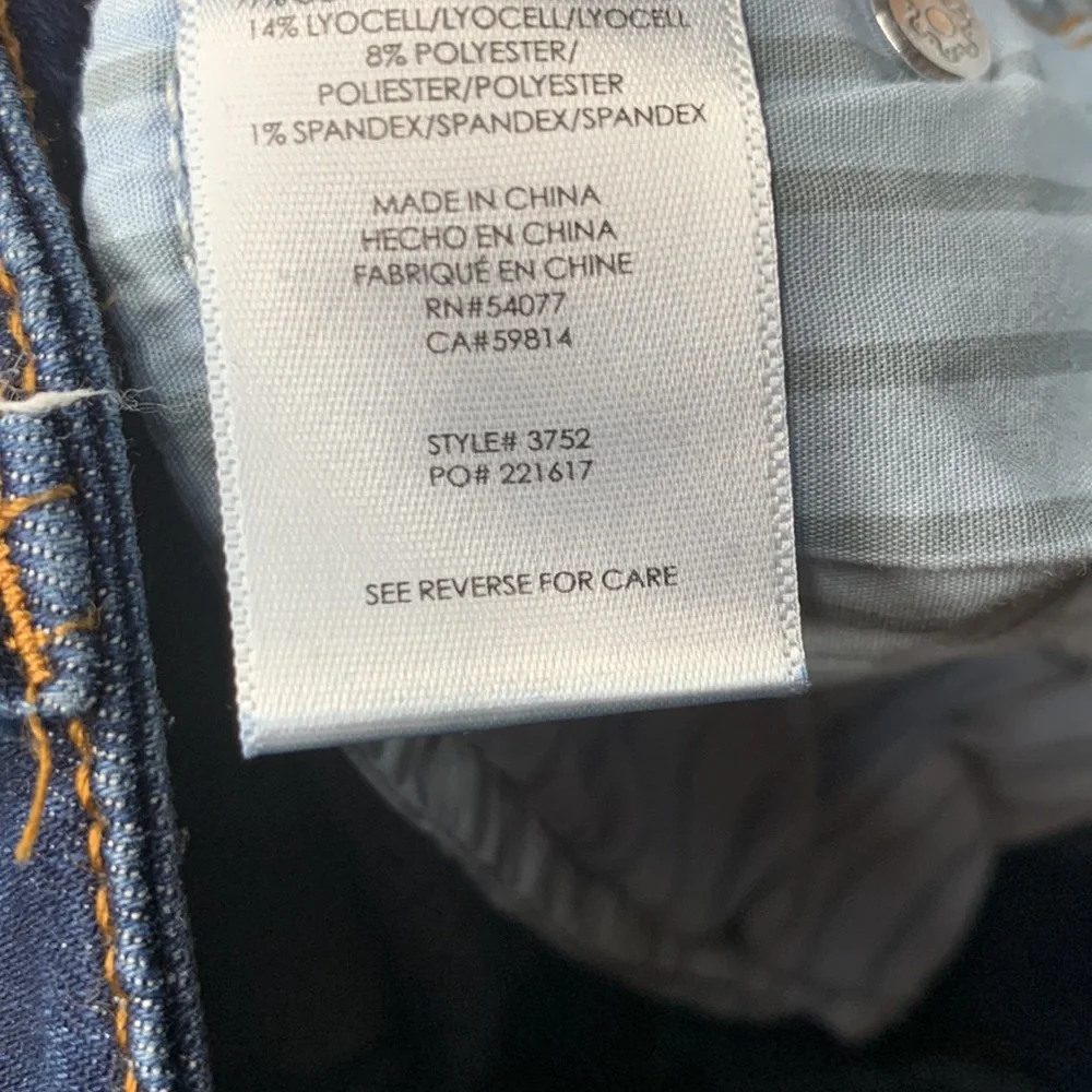 CAbi Skinny Distressed Jeans Style 3752 Size 4 - Picture 13 of 14